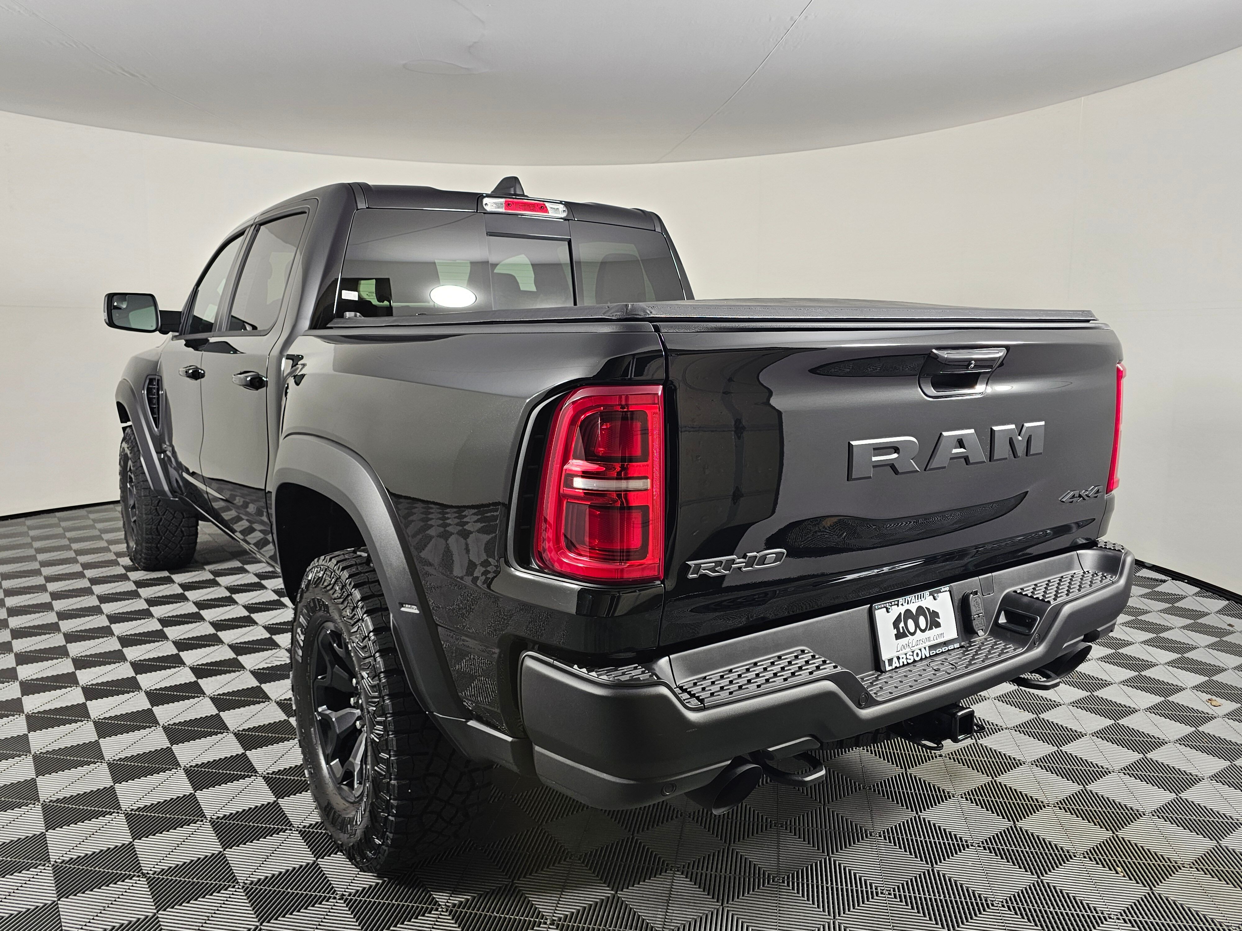 View vehicle photo 6