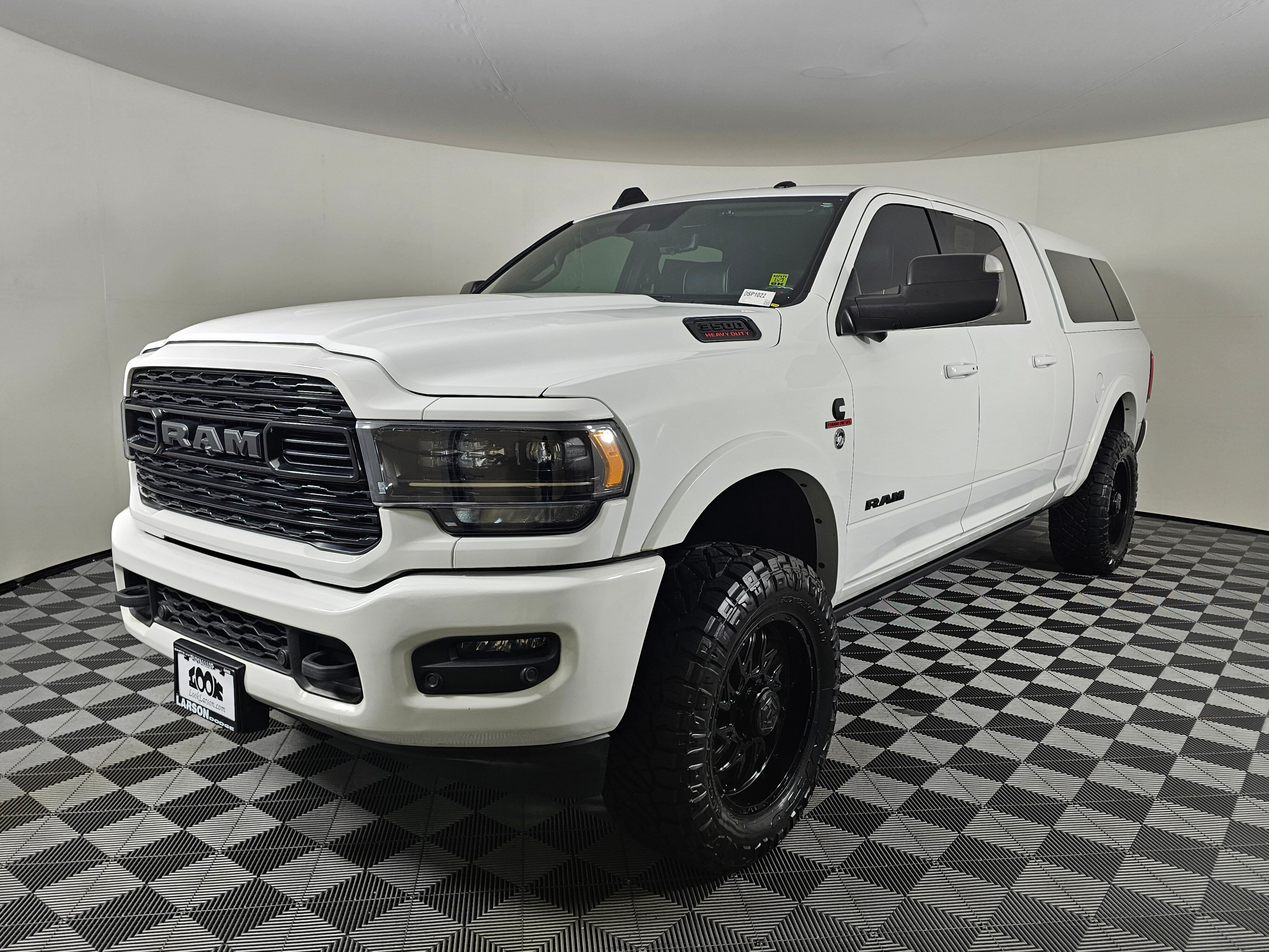 View vehicle photo 7