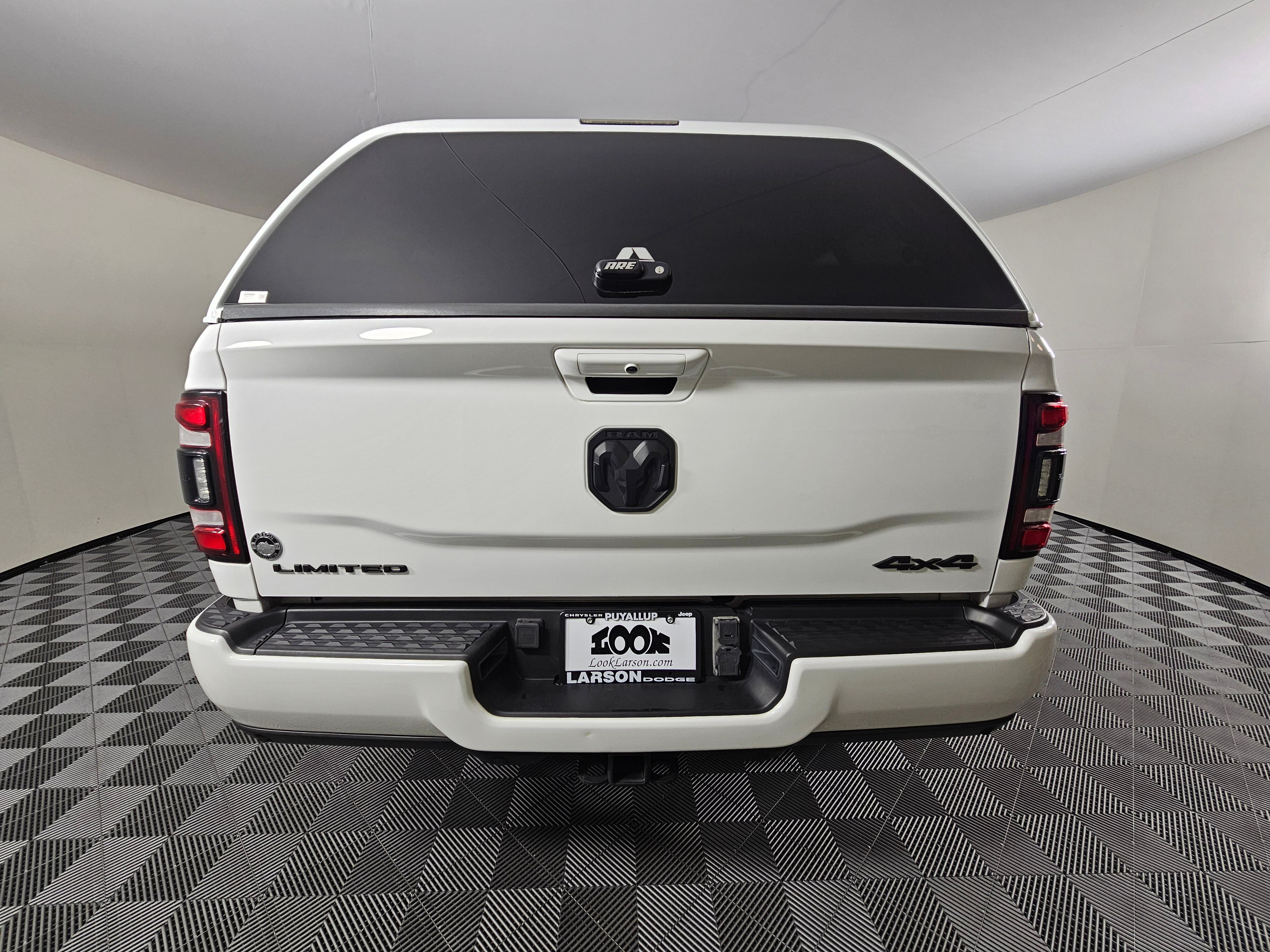 View vehicle photo 4