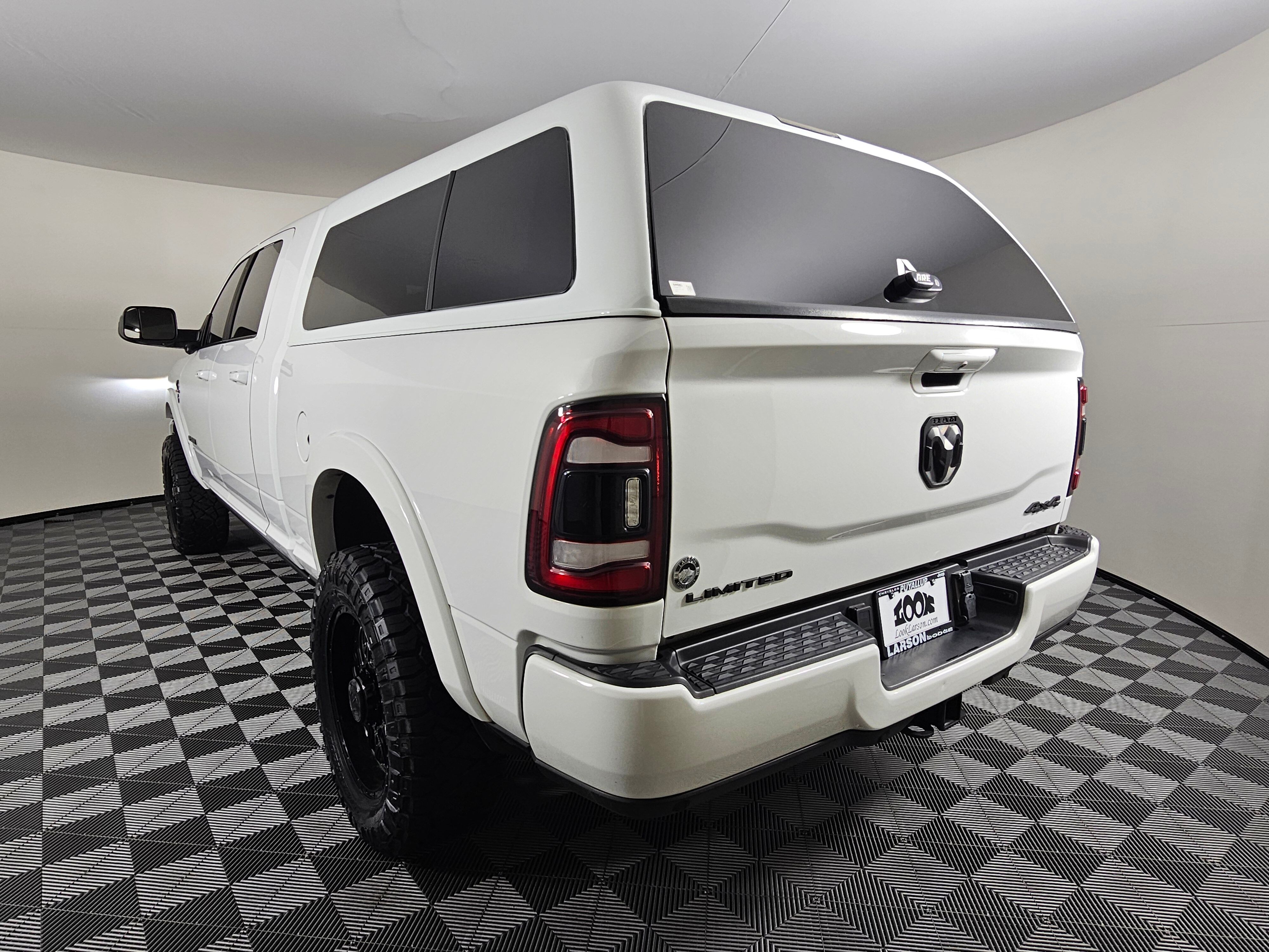 View vehicle photo 5