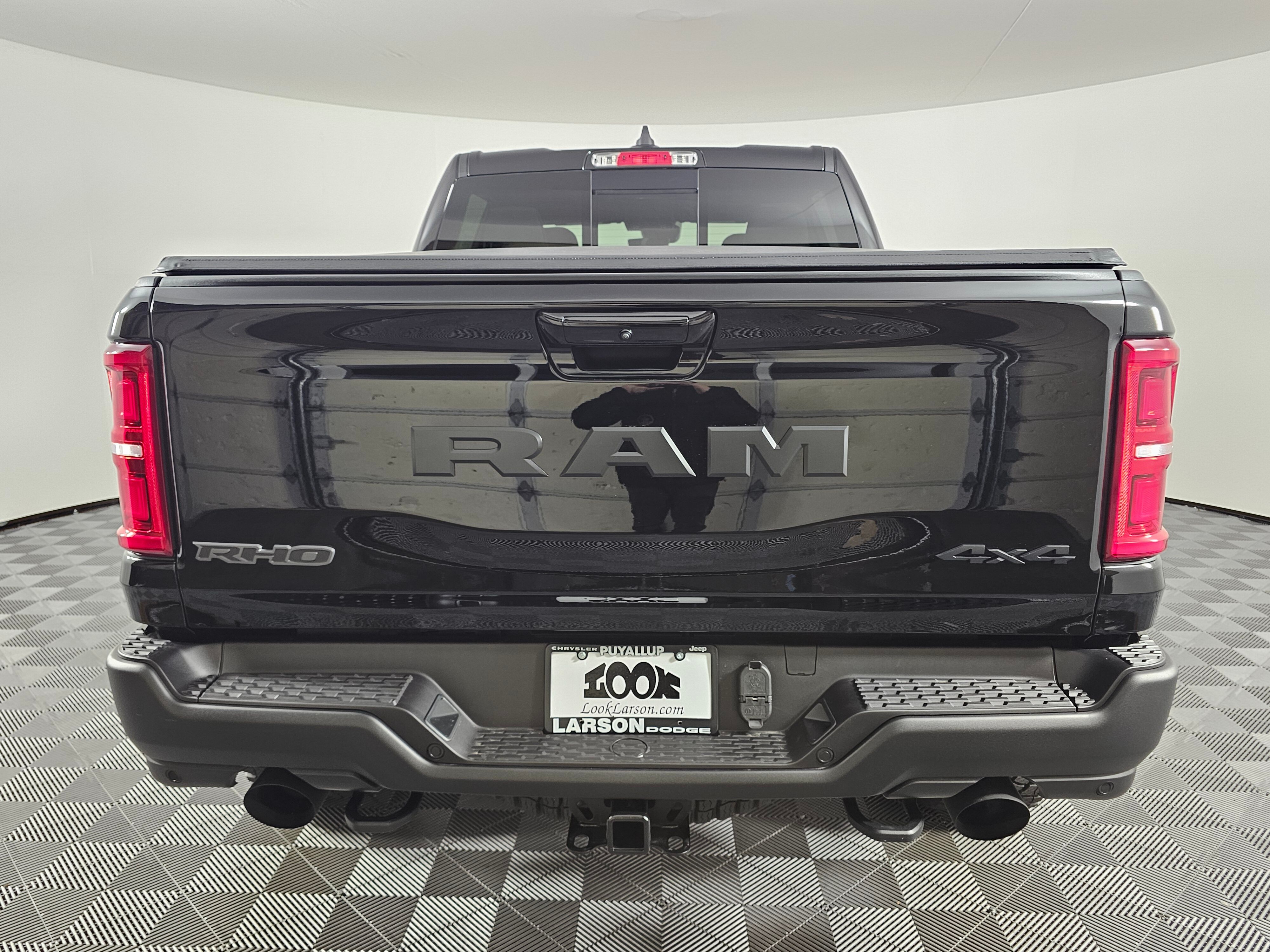 View vehicle photo 5