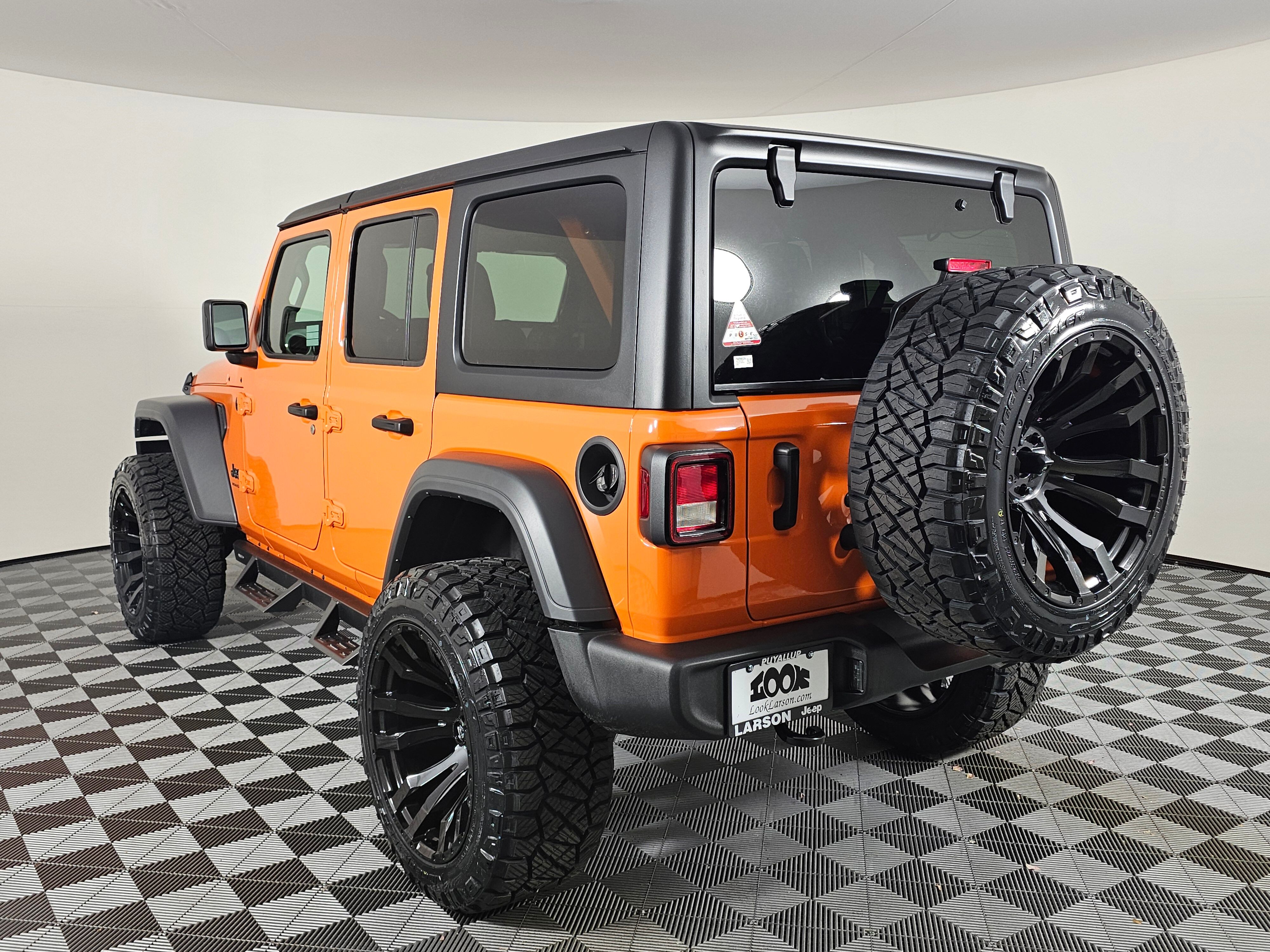 View vehicle photo 6