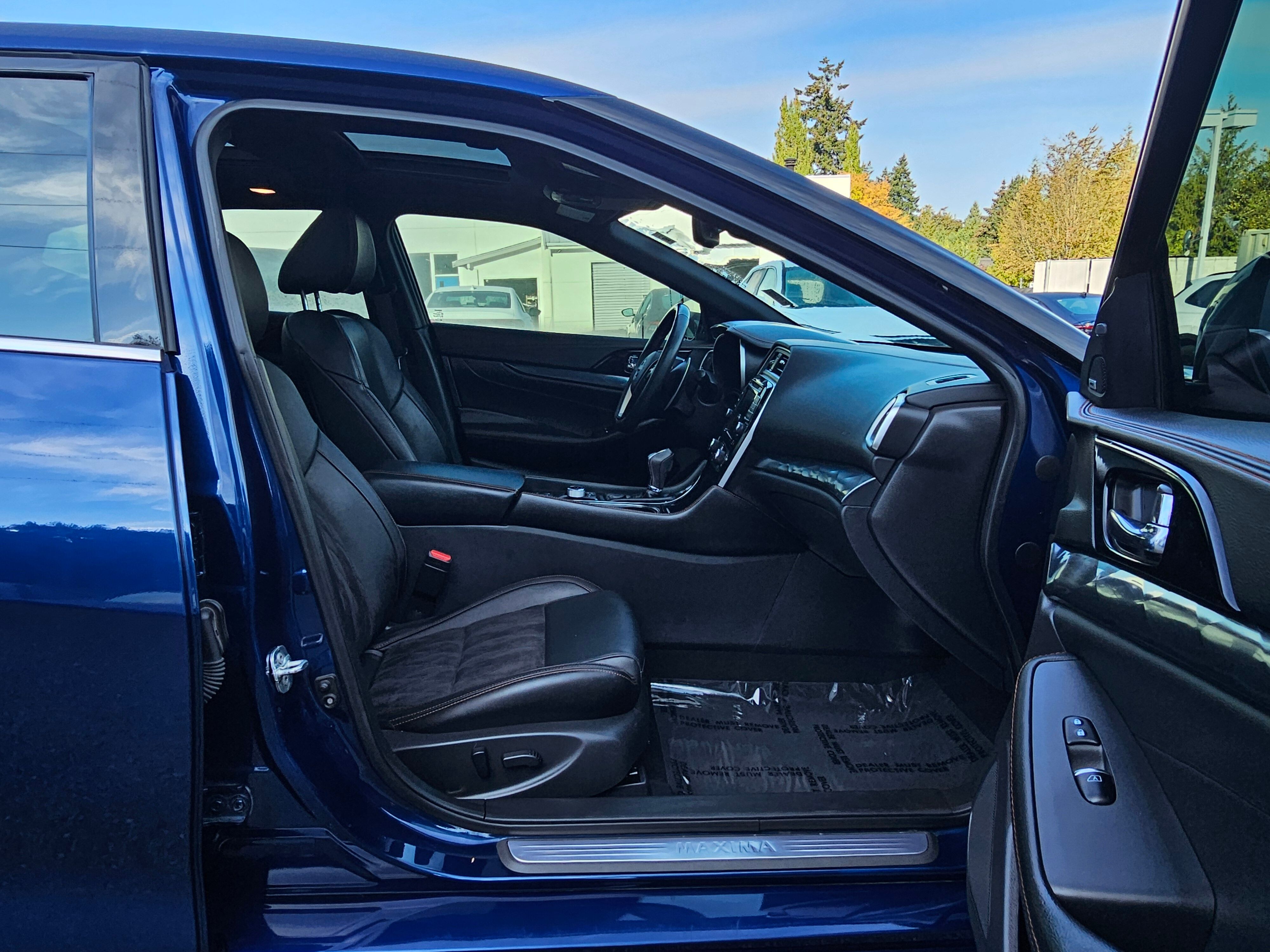 2023 Nissan Maxima SR - Photo 11