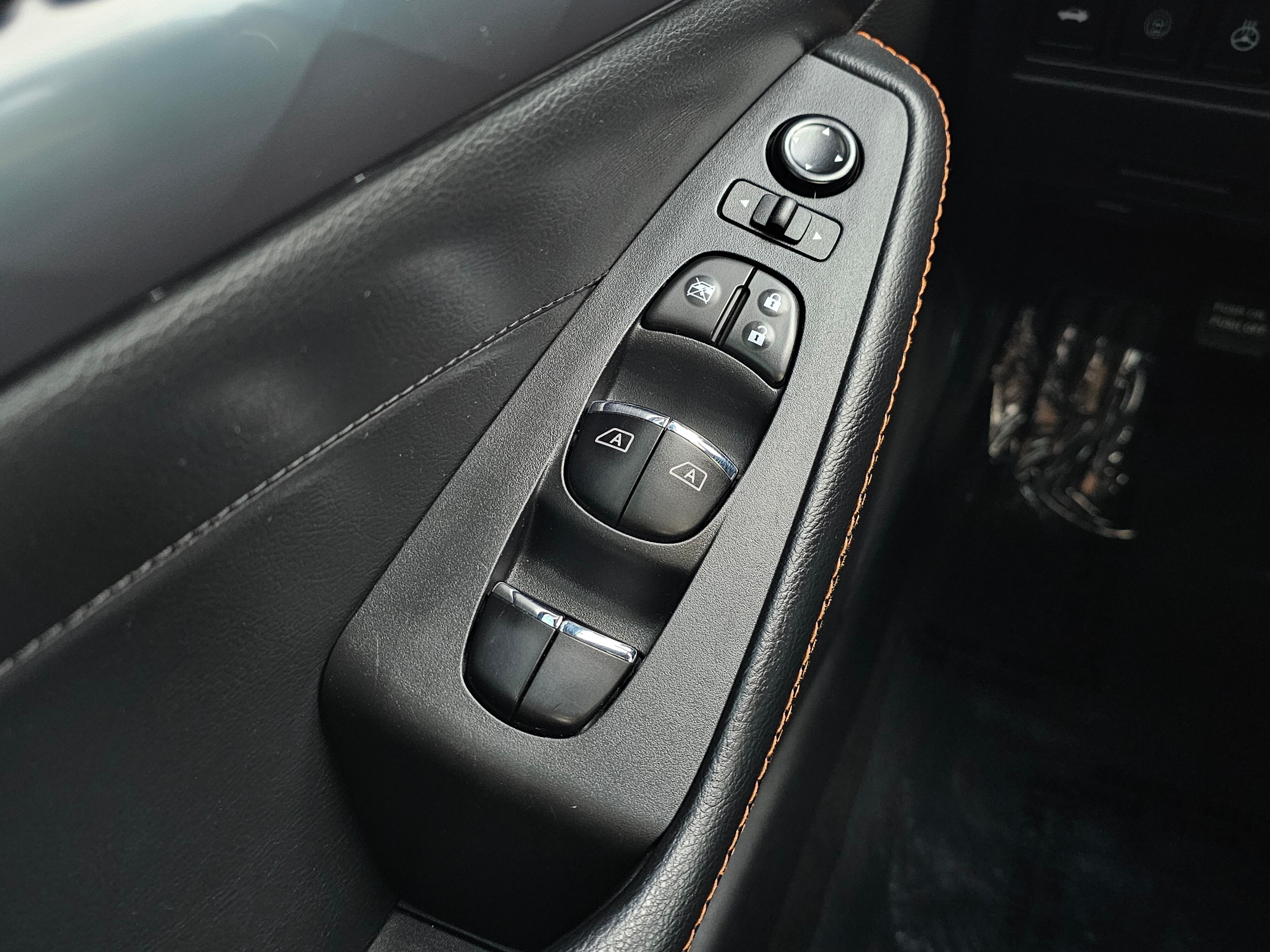 2023 Nissan Maxima SR - Photo 32