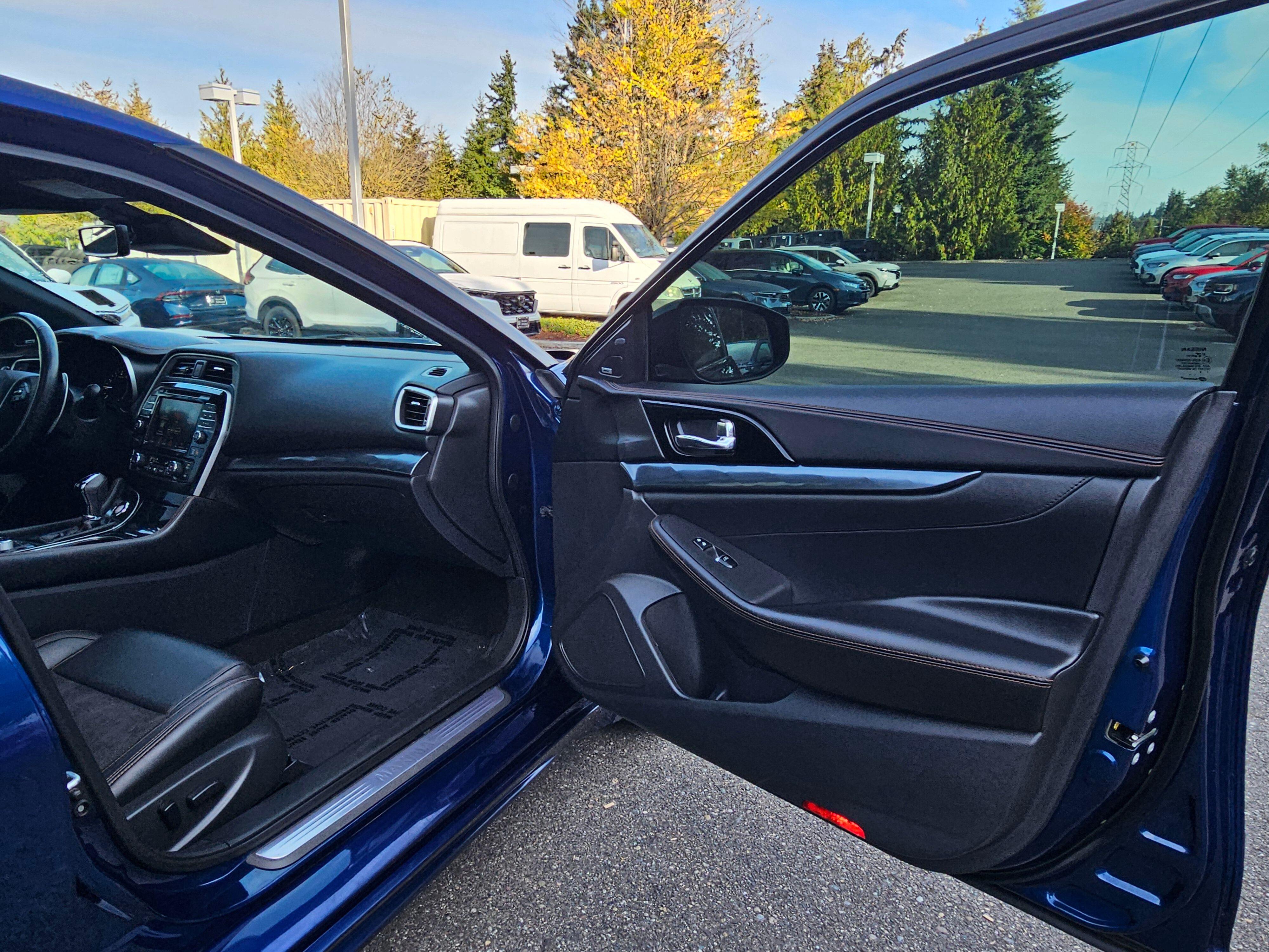 2023 Nissan Maxima SR - Photo 12