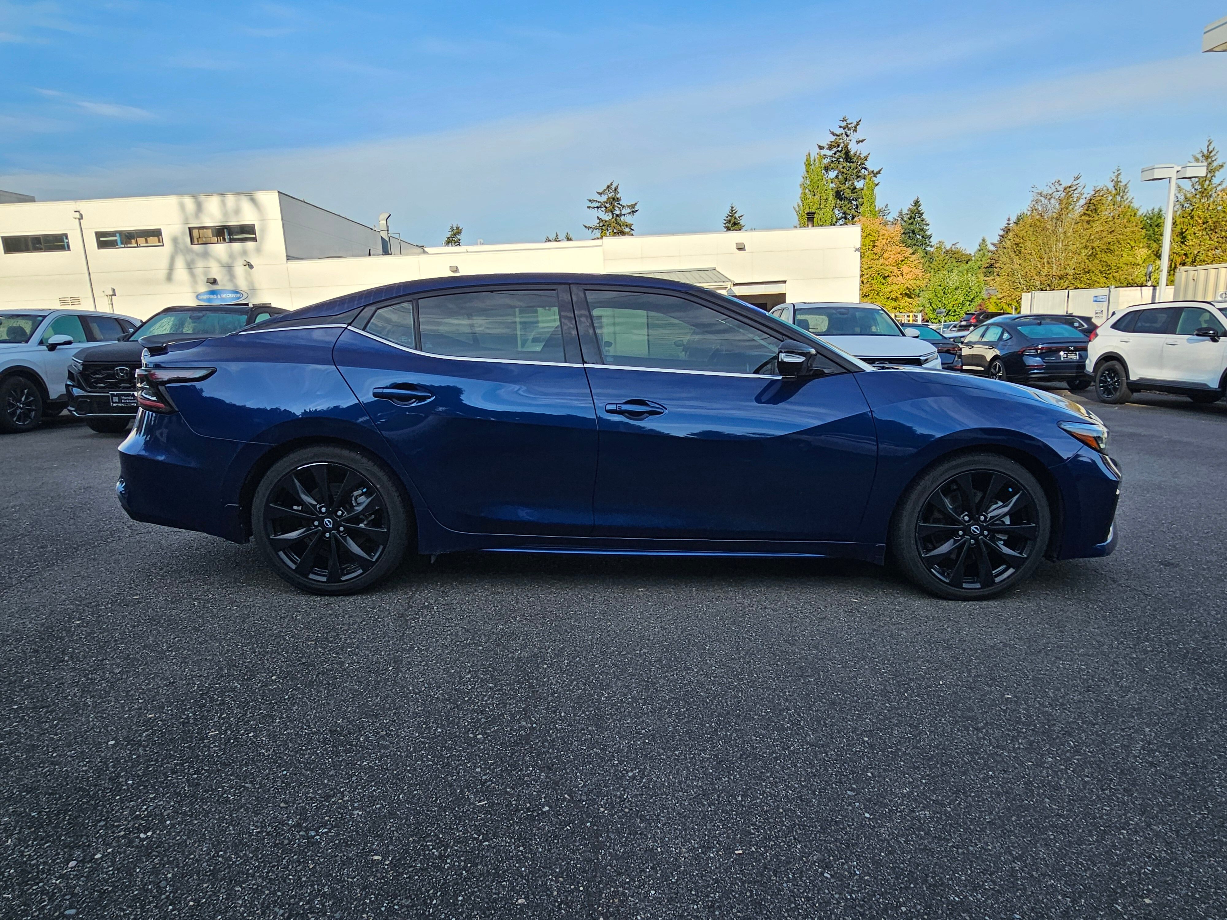 2023 Nissan Maxima SR - Photo 8